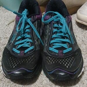 FINAL PRICE !!!. Women Brooks Ghost 9